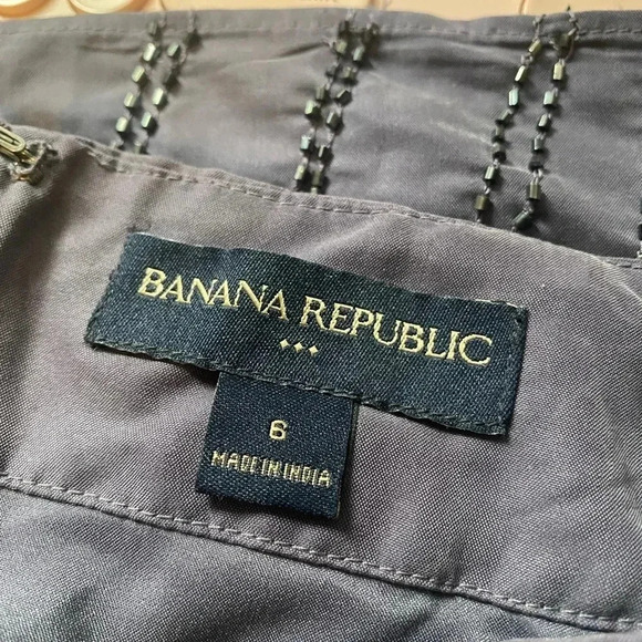 Banana Republic - Blue skirt with beaded detail - US 6 - Picture 4 of 5